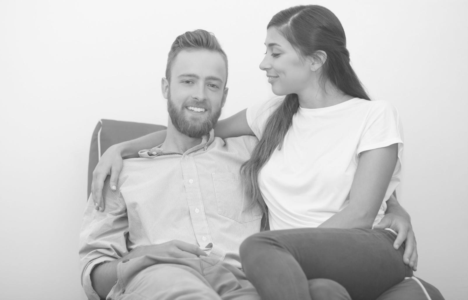 Finanzanalyse-Team bei der Arbeit mit Budgetdaten