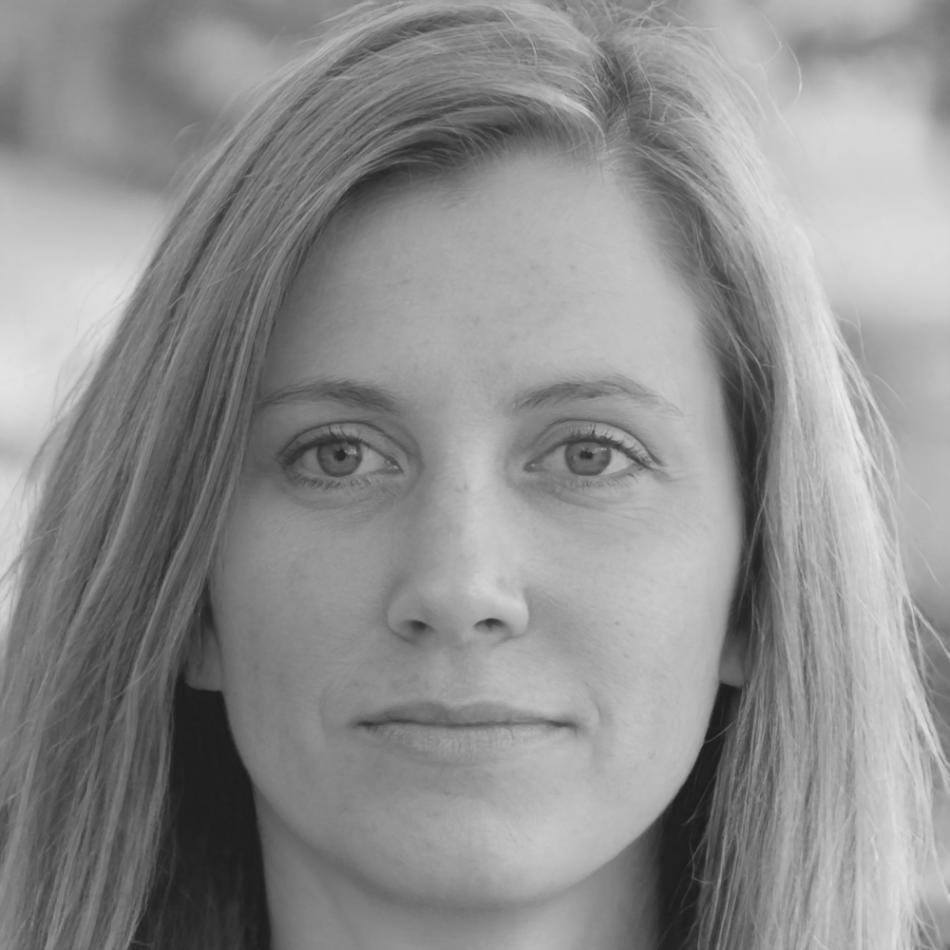 Porträt von Finanzexpertin